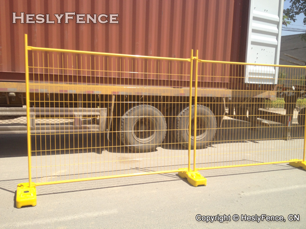 yellow color temporary fencing panels